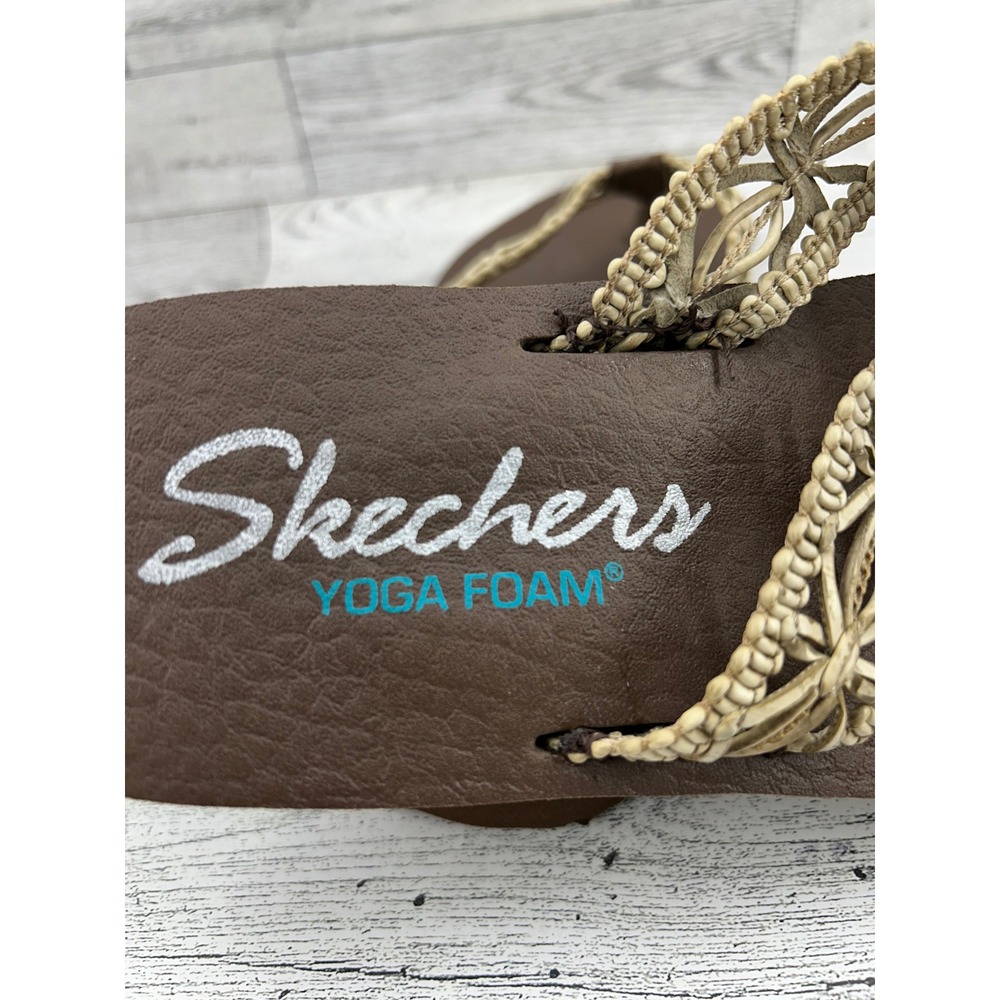Skechers Women's Brown Thong‎ Sandals with Beaded Flower Detail - Picture 10 of 14